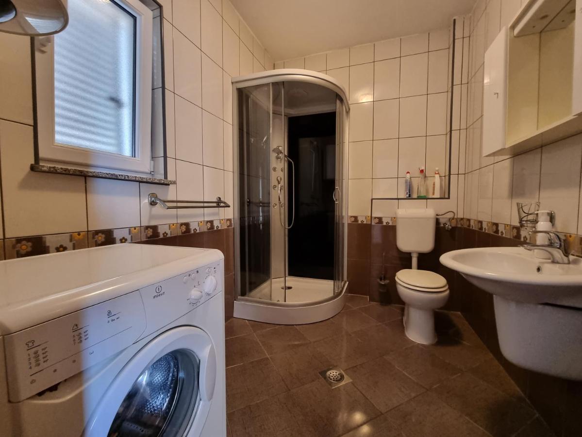 Apartment Wallot Novalja Buitenkant foto