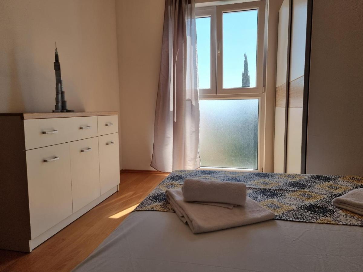 Apartment Wallot Novalja Buitenkant foto