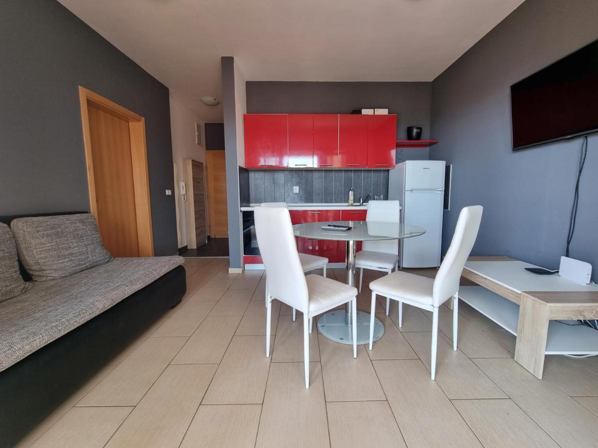 Apartment Wallot Novalja Buitenkant foto