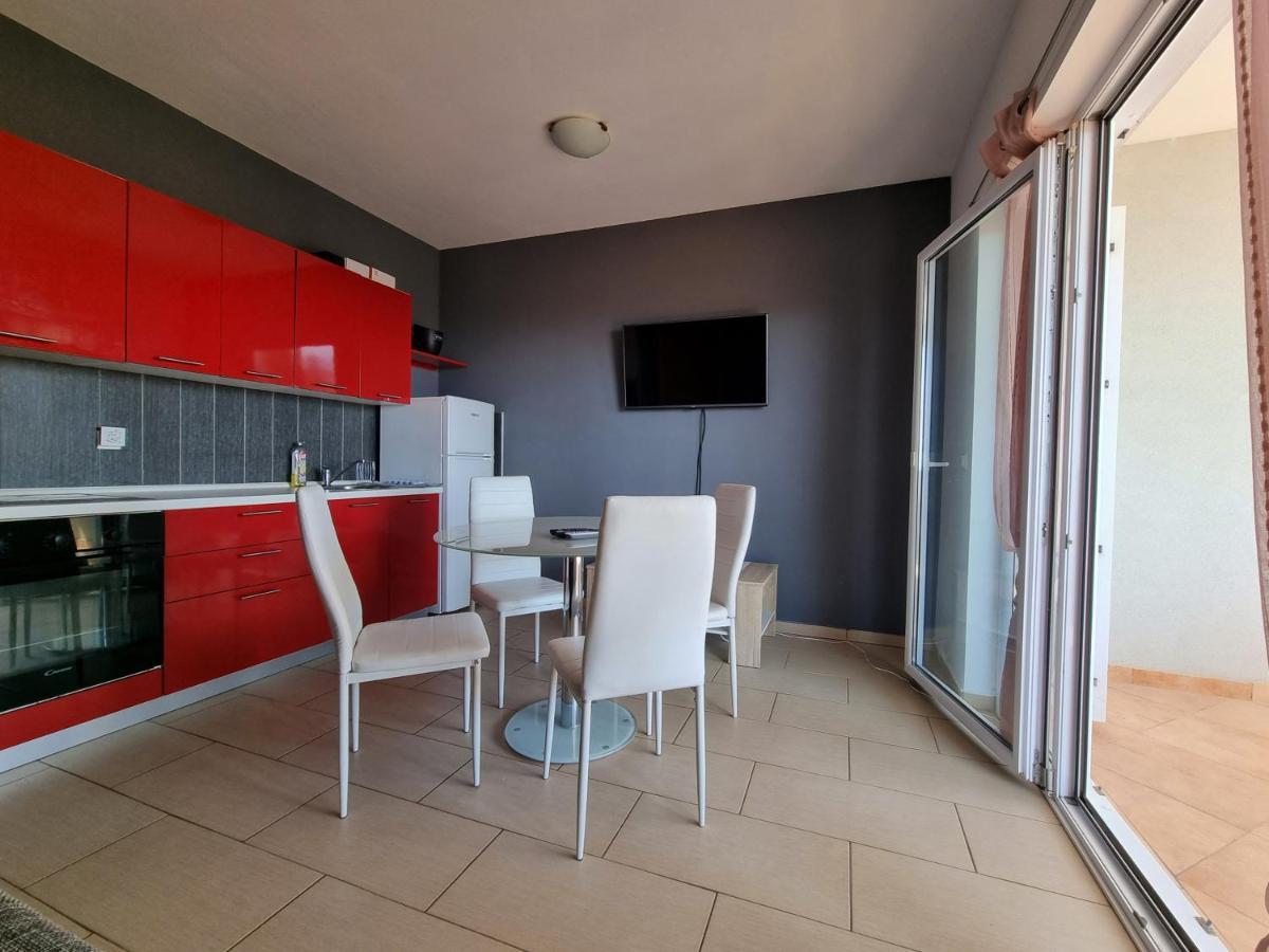 Apartment Wallot Novalja Buitenkant foto